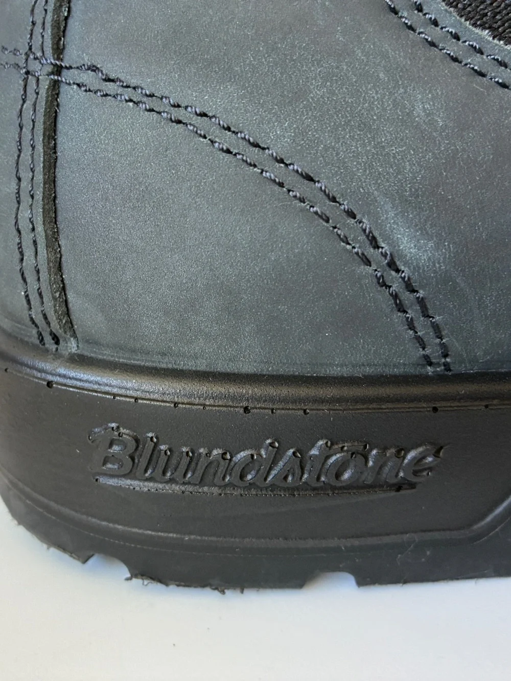 Blundstone BL587 Elastic Sided Chelsea Boot Rustic Black US Mens 9/Womens 11 NIB